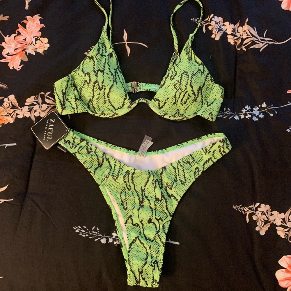 ✨Two piece bikini set✨